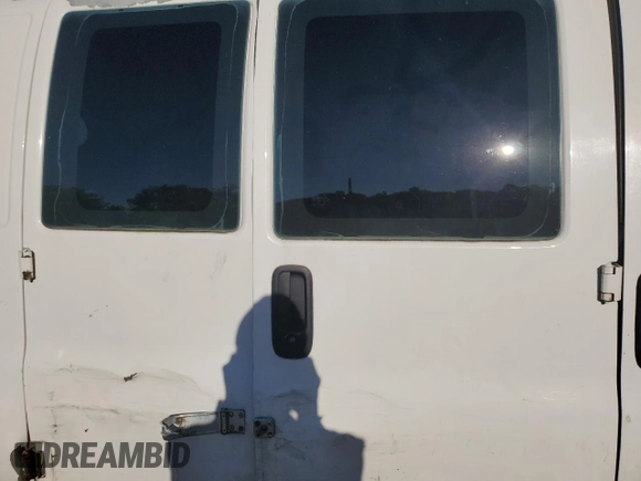 2006 Chevrolet Express Cargo Van with VIN 1GCGG25VX61170461, listed as a Copart auction lot 71041014 with Not Provided miles and Non Repairable. Bid and sale history available at carsss.com. Image 11.