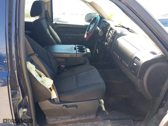 2010 Chevrolet Silverado 1500 LT with VIN 3GCRCSE01AG257037, listed as a IAAI auction lot 41885948 with 148,298 mi miles. Bid and sale history available at carsss.com. Image 5.