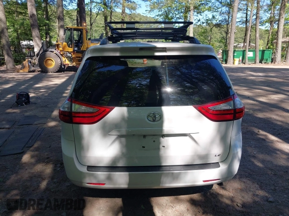2016 Toyota Sienna LE AAS z VIN 5TDKK3DC4GS690593, wystawiony jako IAAI lot #42134347 z przebiegiem 175 063 mil mil oraz . Historia ofert i sprzedaży dostępna na DreamBid. Obrazek 17.