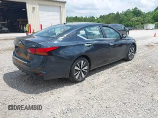 2022 Nissan Altima SV with VIN 1N4BL4DV5NN372589, listed as a IAAI auction lot 42153074 with 55,812 mi miles and . Bid and sale history available at carsss.com. Image 4.