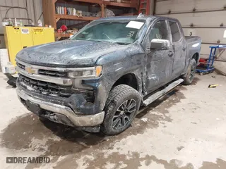 2022 Chevrolet Silverado 1500 LT with VIN 3GCPDKEK4NG530970, listed as a IAAI auction lot 41621631 with 70,637 mi miles. Bid and sale history available at carsss.com. Image 17.