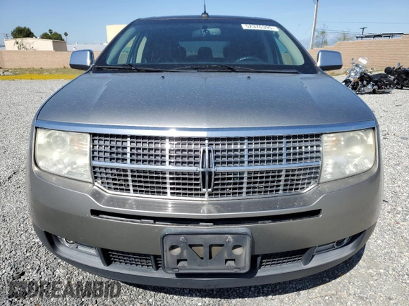 2008 Lincoln MKX with VIN 2LMDU68C08BJ39272, listed as a Copart auction lot 52376395 with 209,384 mi miles and Salvage Title. Bid and sale history available at DreamBid. Image 5.