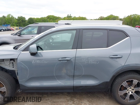 2021 Volvo XC40 Inscription with VIN YV4162UL2M2432602, listed as a IAAI auction lot 42331915 with 54,195 mi miles and . Bid and sale history available at DreamBid. Image 15.