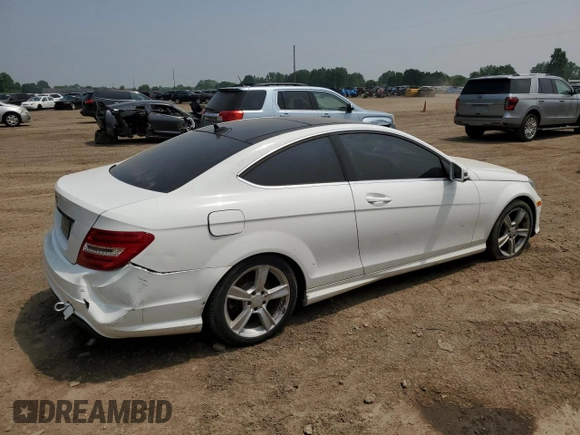 2015 Mercedes-Benz C 250 with VIN WDDGJ4HB4FG366249, listed as a Copart auction lot 59894625 with 92,439 mi miles and Clean title. Bid and sale history available at DreamBid. Image 3.