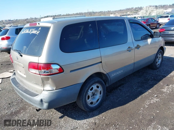 2000 Toyota Sienna CE with VIN 4T3ZF19C1YU240674, listed as a IAAI auction lot 41934876 with 250,196 mi miles. Bid and sale history available at carsss.com. Image 4.