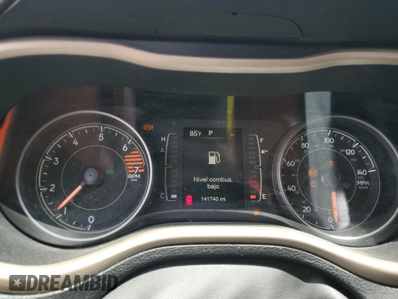 2017 Jeep Cherokee Sport с VIN 1C4PJLAB2HW641088, выставлен на аукционе Copart как лот 53903025 с пробегом 141 740 миль миль и Списание • Salvage title. История ставок и продаж доступна на DreamBid. Изображение 9.
