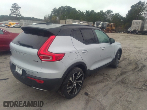 2020 Volvo XC40 R-Design с VIN YV4162UM2L2305405, выставлен на аукционе IAAI как лот 41531111 с пробегом 82 352 миль миль и . История ставок и продаж доступна на DreamBid. Изображение 4.