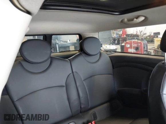 2011 MINI Clubman z VIN WMWZF3C50BT188693, wystawiony jako IAAI lot #41594216 z przebiegiem 156 768 mil mil oraz . Historia ofert i sprzedaży dostępna na DreamBid. Obrazek 8.