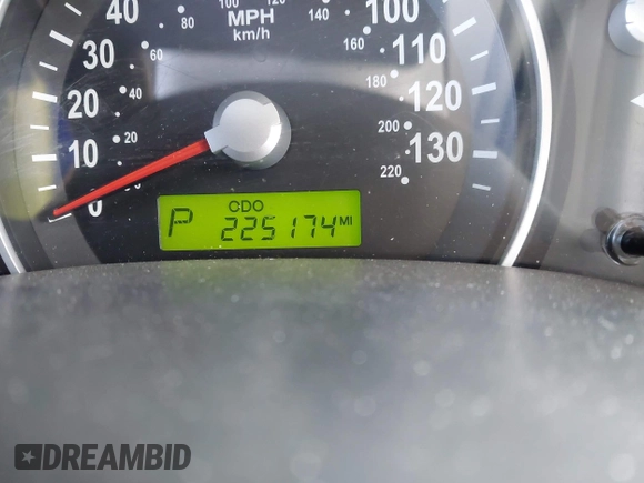 2009 Kia Sedona LX with VIN KNDMB233096315193, listed as a IAAI auction lot 42093558 with 225,174 mi miles. Bid and sale history available at carsss.com. Image 7.
