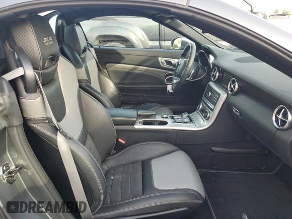 2020 Mercedes-Benz SLC 300 с VIN W1KPK3JA1LF171199, выставлен на аукционе Copart как лот 86151364 с пробегом 20 646 миль миль и Списание • Salvage title. История ставок и продаж доступна на DreamBid. Изображение 10.