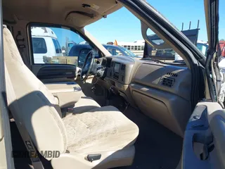 2000 Ford Super Duty F-250 XL with VIN 1FTNW21F3YEA72800, listed as a IAAI auction lot 41348642 with 533,369 mi miles. Bid and sale history available at carsss.com. Image 5.