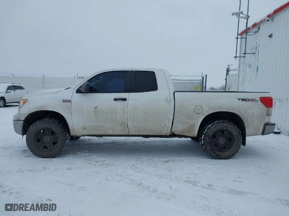 2011 Toyota Tundra 4WD Truck with VIN 5TFUY5F12BX183290, listed as a IAAI auction lot 41217291 with NaN miles. Bid and sale history available at carsss.com. Image 14.