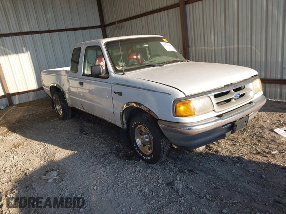 1996 Ford Ranger XL with VIN 1FTCR14AXTPA01390, listed as a IAAI auction lot 39651535 with 189,377 mi miles. Bid and sale history available at carsss.com. Image 1.