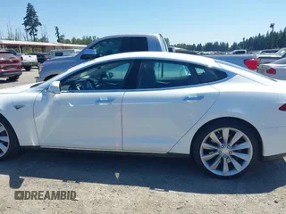 2014 Tesla Model S 60 с VIN 5YJSA1H18EFP29428, выставлен на аукционе IAAI как лот 42690205 с пробегом 54 435 миль миль и . История ставок и продаж доступна на DreamBid. Изображение 15.
