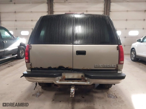 1998 Chevrolet Tahoe with VIN 1GNEK13R6WJ377054, listed as a IAAI auction lot 41785568 with 327,139 mi miles. Bid and sale history available at carsss.com. Image 16.