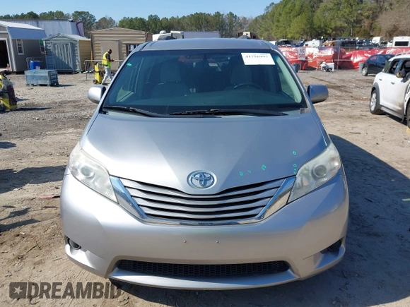 2015 Toyota Sienna LE AAS with VIN 5TDKK3DC4FS557542, listed as a IAAI auction lot 41756997 with 256,000 mi miles. Bid and sale history available at carsss.com. Image 12.