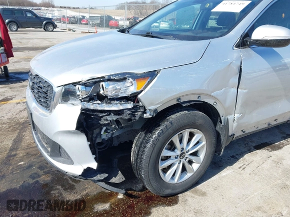 2019 Kia Sorento L with VIN 5XYPG4A3XKG511934, listed as a IAAI auction lot 41784749 with 93,209 mi miles. Bid and sale history available at carsss.com. Image 6.