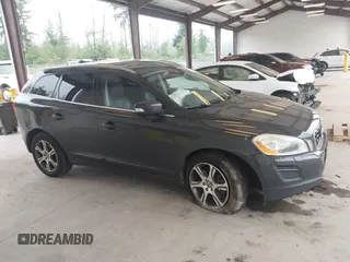 2013 Volvo XC60 T6 z VIN YV4902DZ3D2411993, wystawiony jako IAAI lot #42415587 z przebiegiem 95 303 mil mil oraz . Historia ofert i sprzedaży dostępna na DreamBid. Obrazek 13.