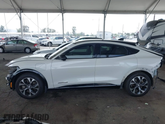 2021 Ford Mustang Mach-E Premium с VIN 3FMTK3SU6MMA27937, выставлен на аукционе IAAI как лот 42033076 с пробегом 90 743 миль миль и . История ставок и продаж доступна на DreamBid. Изображение 15.