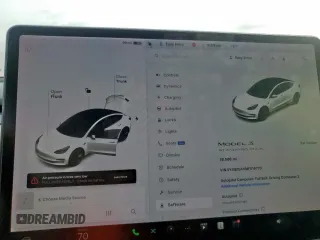 2021 Tesla Model 3 Standard Range Plus z VIN 5YJ3E1EAXMF016770, wystawiony jako Copart lot #55045515 z przebiegiem 38 585 mil mil oraz Szkoda całkowita • Salvage title. Historia ofert i sprzedaży dostępna na DreamBid. Obrazek 9.