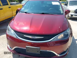 2019 Chrysler Pacifica Touring Plus z VIN 2C4RC1FGXKR706264, wystawiony jako IAAI lot #42416570 z przebiegiem 86 897 mil mil oraz . Historia ofert i sprzedaży dostępna na DreamBid. Obrazek 12.