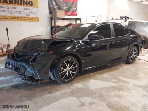 2021 Toyota Camry SE Nightshade with VIN 4T1T11AK9MU613194, listed as a IAAI auction lot 41353207 with 60,202 mi miles. Bid and sale history available at carsss.com. Image 2.
