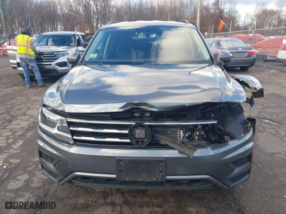 2020 Volkswagen Tiguan SE with VIN 3VV2B7AX8LM129274, listed as a IAAI auction lot 41214900 with 18,655 mi miles. Bid and sale history available at carsss.com. Image 12.
