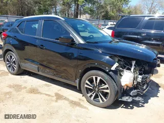 2018 Nissan Kicks SV with VIN 3N1CP5CU6JL518464, listed as a IAAI auction lot 41801091 with 72,365 mi miles. Bid and sale history available at carsss.com. Image 1.