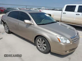 2005 Toyota Avalon XL z VIN 4T1BK36B35U027654, wystawiony jako IAAI lot #42046451 z przebiegiem 66 660 mil mil oraz . Historia ofert i sprzedaży dostępna na DreamBid. Obrazek 1.