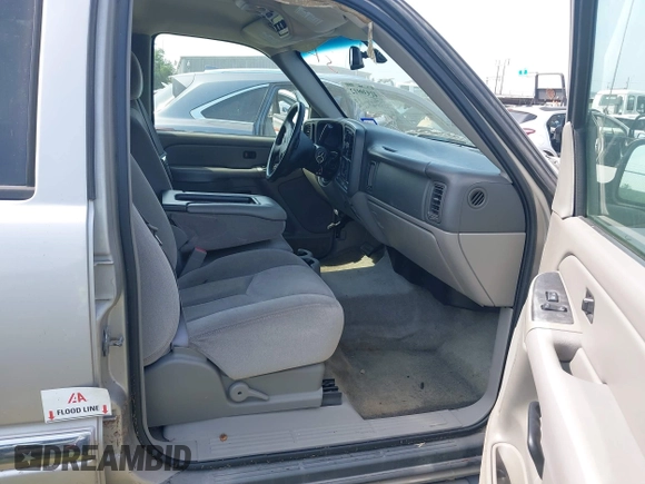 2004 GMC Yukon SLE z VIN 1GKEC13V94R293218, wystawiony jako IAAI lot #41939912 z przebiegiem 336 393 mil mil oraz . Historia ofert i sprzedaży dostępna na DreamBid. Obrazek 5.