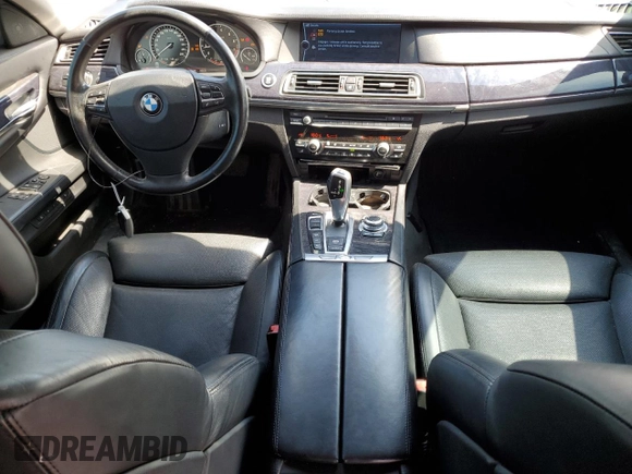 2010 BMW 7 Series 750i xDrive z VIN WBAKC6C5XACL67558, wystawiony jako Copart lot #88550755 z przebiegiem 108 796 mil mil oraz Szkoda całkowita • Salvage title. Historia ofert i sprzedaży dostępna na DreamBid. Obrazek 8.