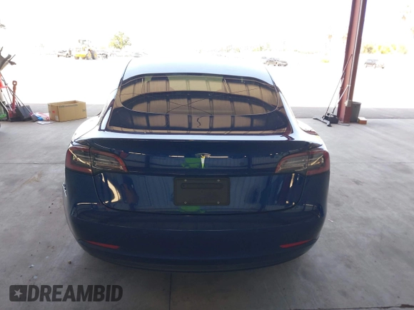 2019 Tesla Model 3 Mid Range z VIN 5YJ3E1EA3KF314882, wystawiony jako IAAI lot #42009874 z przebiegiem 160 381 mil mil oraz . Historia ofert i sprzedaży dostępna na DreamBid. Obrazek 16.