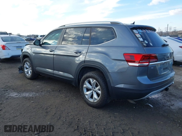 2018 Volkswagen Atlas SE with VIN 1V2LR2CA8JC557594, listed as a IAAI auction lot 41407513 with Not provided miles and . Bid and sale history available at DreamBid. Image 3.