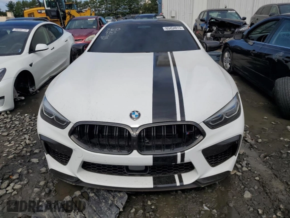 2022 BMW M8 Competition z VIN WBSAE0C05NCJ74694, wystawiony jako Copart lot #65454813 z przebiegiem 14 156 mil mil oraz . Historia ofert i sprzedaży dostępna na DreamBid. Obrazek 5.