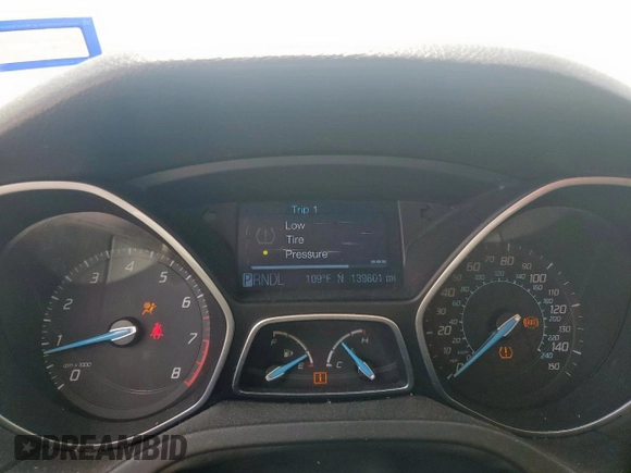 2012 Ford Focus SE with VIN 1FAHP3F29CL287498, listed as a Copart auction lot 61476855 with 139,801 mi miles and Salvage title. Bid and sale history available at DreamBid. Image 9.