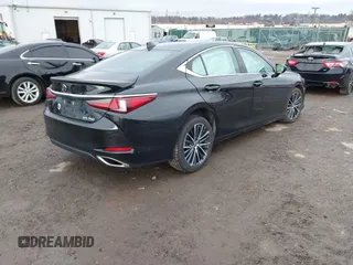 2022 Lexus ES 350 z VIN 58ADZ1B13NU122178, wystawiony jako IAAI lot #41125865 z przebiegiem 35 903 mil mil oraz . Historia ofert i sprzedaży dostępna na DreamBid. Obrazek 4.