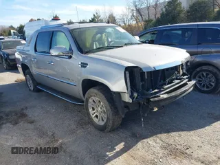 2007 Cadillac Escalade EXT with VIN 3GYFK62817G273071, listed as a IAAI auction lot 41125223 with 1 mi miles. Bid and sale history available at carsss.com. Image 1.