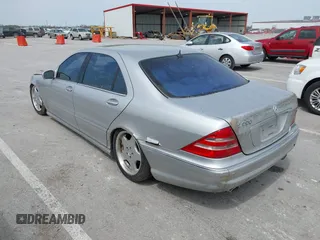 2001 Mercedes-Benz S-Class 6.0L with VIN WDBNG78JX1A191170, listed as a IAAI auction lot 42034966 with 1 mi miles. Bid and sale history available at carsss.com. Image 3.