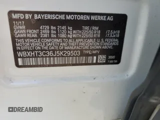2018 BMW X1 xDrive28i z VIN WBXHT3C36J5K29503, wystawiony jako Copart lot #53448805 z przebiegiem 83 186 mil mil oraz Szkody całkowita. Historia ofert i sprzedaży dostępna na DreamBid. Obrazek 15.