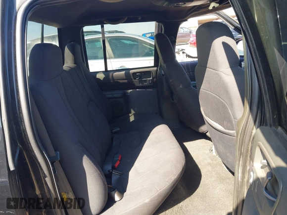 2004 GMC Sonoma SLS with VIN 1GTDT13X74K107743, listed as a IAAI auction lot 41767517 with 254,323 mi miles. Bid and sale history available at carsss.com. Image 8.