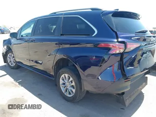 2022 Toyota Sienna LE z VIN 5TDKRKEC0NS101136, wystawiony jako IAAI lot #42141395 z przebiegiem 38 278 mil mil oraz . Historia ofert i sprzedaży dostępna na DreamBid. Obrazek 3.