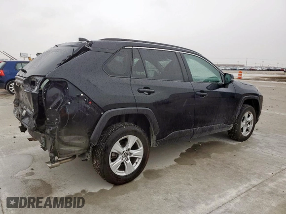 2021 Toyota RAV4 XLE with VIN 2T3W1RFV0MW149640, listed as a Copart auction lot 58821125 with 105,483 mi miles and Salvage title. Bid and sale history available at DreamBid. Image 3.