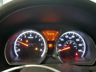 2012 Nissan Versa SV z VIN 3N1CN7AP1CL818012, wystawiony jako Copart lot #52804225 z przebiegiem 194 070 mil mil oraz Szkoda całkowita • Salvage title. Historia ofert i sprzedaży dostępna na DreamBid. Obrazek 9.