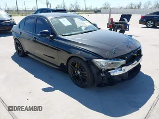2015 BMW 3 Series 335i z VIN WBA3A9G5XFNT09113, wystawiony jako IAAI lot #41848822 z przebiegiem 175 604 mil mil oraz . Historia ofert i sprzedaży dostępna na DreamBid. Obrazek 1.
