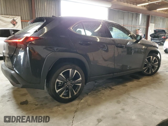 2024 Lexus UX with VIN JTHX6JBH5R2171624, listed as a Copart auction lot 48083695 with 4,231 mi miles and Salvage Title. Bid and sale history available at carsss.com. Image 3.