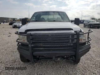 2001 Ford Super Duty F-250 XL with VIN 1FTNW21F11EA94638, listed as a Copart auction lot 52372155 with 363,199 mi miles and Salvage Title. Bid and sale history available at carsss.com. Image 5.
