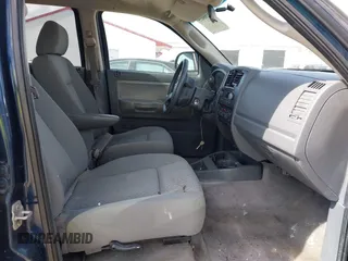 2007 Dodge Dakota ST with VIN 1D3HW28PX7S173495, listed as a IAAI auction lot 42168415 with 180,625 mi miles and . Bid and sale history available at carsss.com. Image 5.