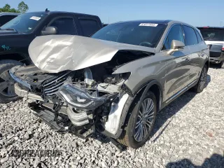 2017 Lincoln MKX Reserve with VIN 2LMPJ6LR9HBL52108, listed as a Copart auction lot 61011955 with 67,682 mi miles and Salvage title. Bid and sale history available at DreamBid. Image 1.