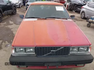 1989 Volvo 740 z VIN YV1FA8757K2215822, wystawiony jako IAAI lot #42117235 z przebiegiem 194 043 mil mil oraz . Historia ofert i sprzedaży dostępna na DreamBid. Obrazek 6.