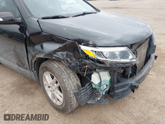 2014 Kia Sorento LX with VIN 5XYKT3A64EG483756, listed as a IAAI auction lot 41472374 with 118,660 mi miles. Bid and sale history available at carsss.com. Image 6.